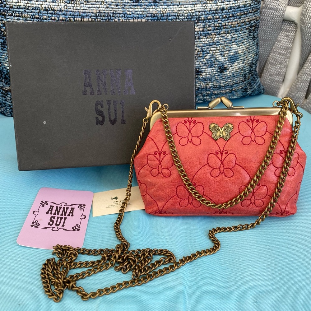 Vintage Anna Sui small bag with detachable cross body chain.